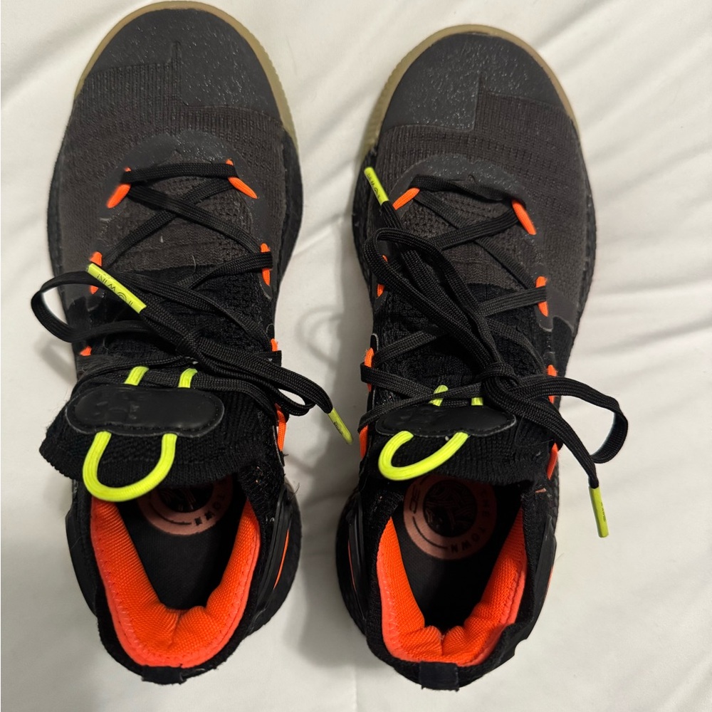 Under Armour Steph Curry sneakers